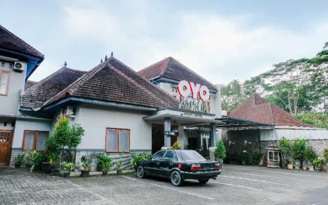 Amalia Guest House by OYO Rooms