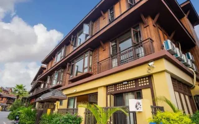 Mangshi Wanfeng Garden Villa Homestay (Dai Ancient Town Branch)