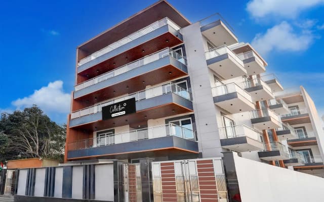 Townhouse Oak Noida Sector 83 Metro Station