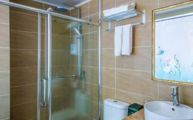 Yangjiang Dongping Holiday Hotel