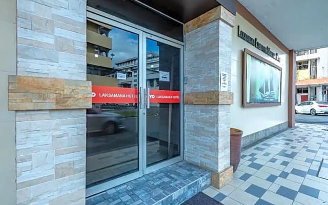 OYO 43960 Laksamana Executive & Boutique Hotel