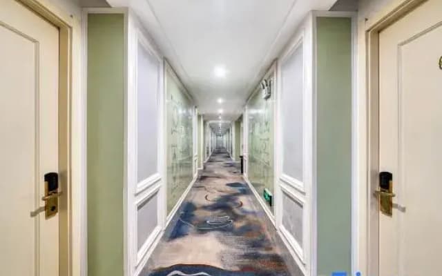 Huzhou Manting Boutique Hotel (Dongwu Yintai City Taihu Road)