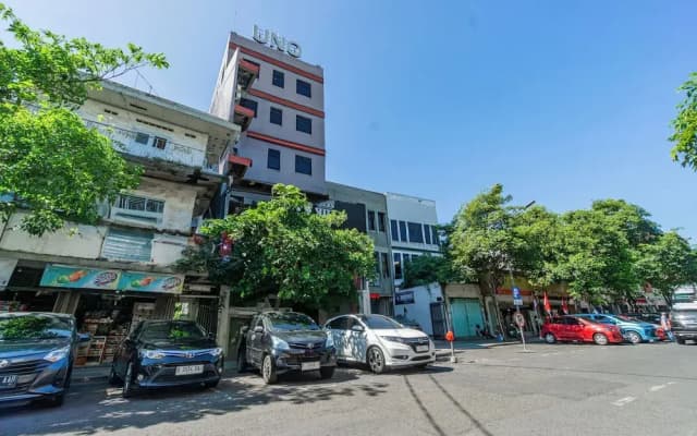 Hotel O Genteng Near Genteng Market Formerly Uno Hotel