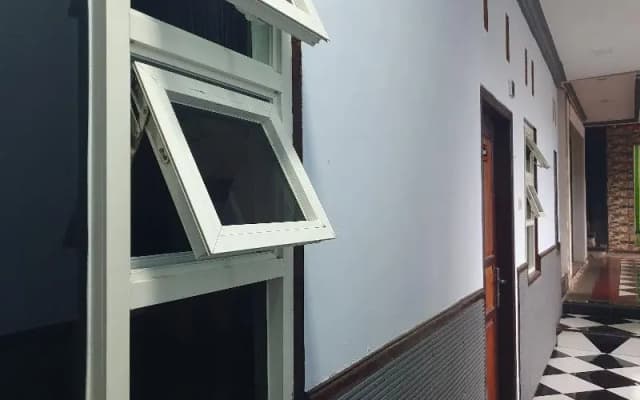 OYO 90368 Batu Adem Guest House