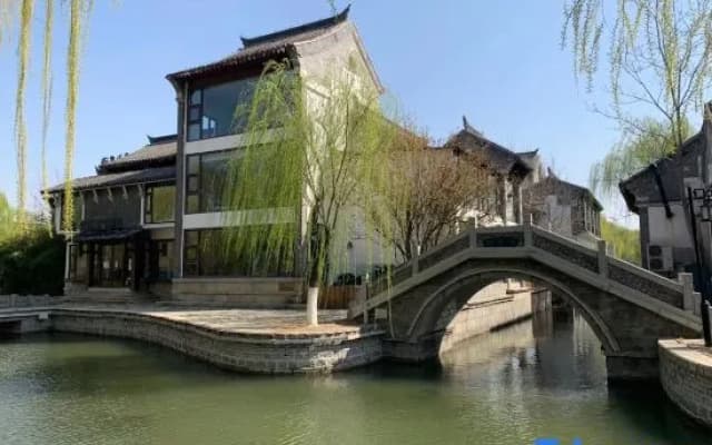 Shangquan Lishe Spring Culture (Daming Lake Chaoran Tower)