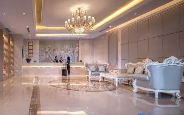 Vienna International Hotel (Kunming Huochezhan Xishan wandaguangchang dian)Dianchiludian)