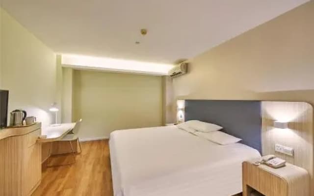 Hanting Express Yuyao North Xinjian Road