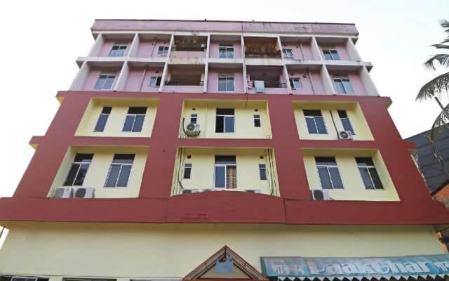 OYO 7359 Hotel Rhino