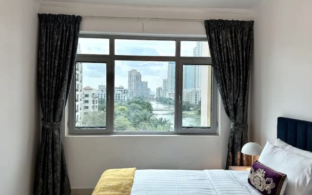 Lux BnB I Una Tower I Lakes View