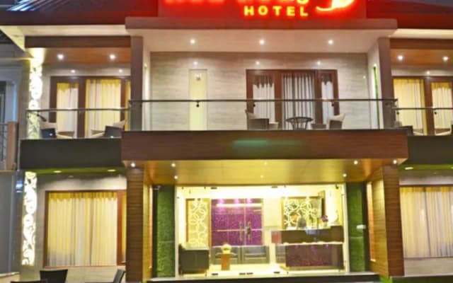 Red Leaf Hotel