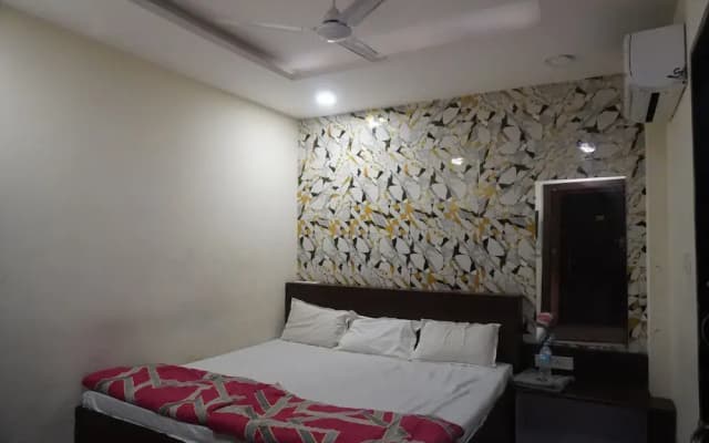 Shreenath Hotel
