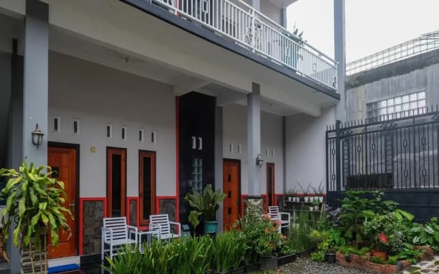 RedDoorz at Jalan Dieng 3