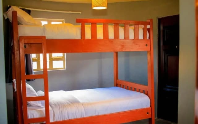 Amanya Hut Sleeps 6 With Mountain Views
