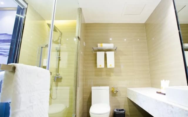 Yunshang Caohai Hotel (Bijie Zhe Mall)