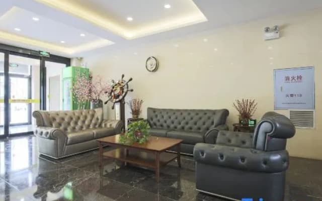 Xinyue Hotel (Mudanjianghuochebeizhanxinhualudian)