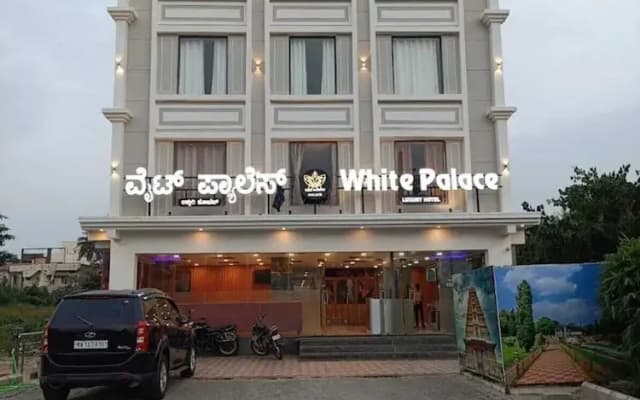 hotel white palace