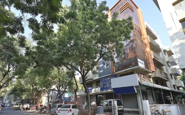 OYO Flagship 711 Hotel Crystal
