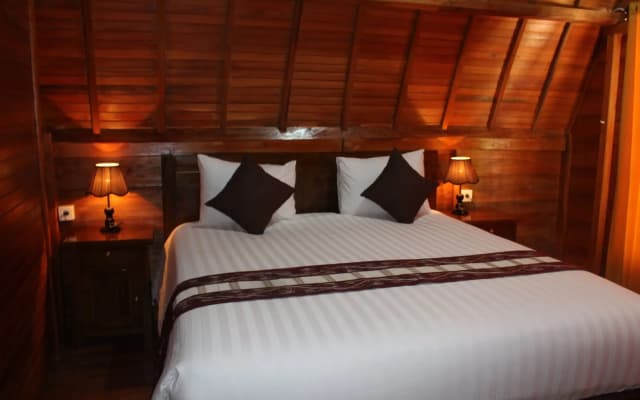 Sunset Hill Penida Resort