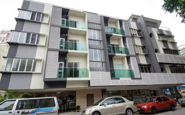 12FLY Hotel