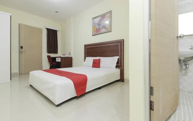 RedDoorz near RS Bhayangkara Palembang