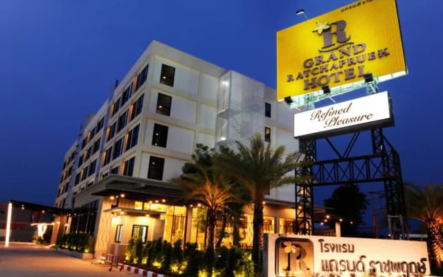 Grand Ratchapruek Hotel