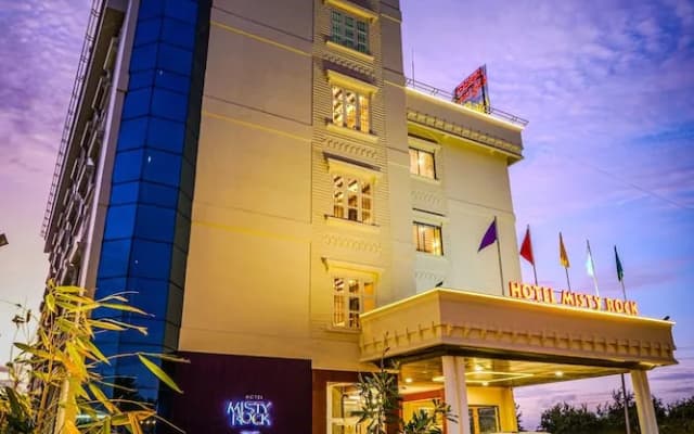 Misty Rock Hotel