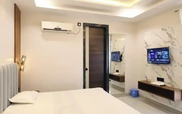 Hotel RGS Crystal