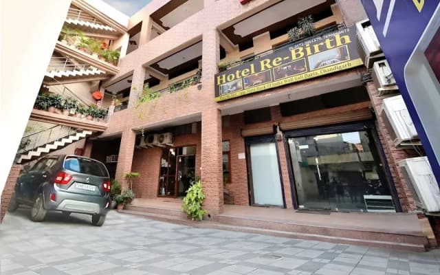Hotel Re-Birth