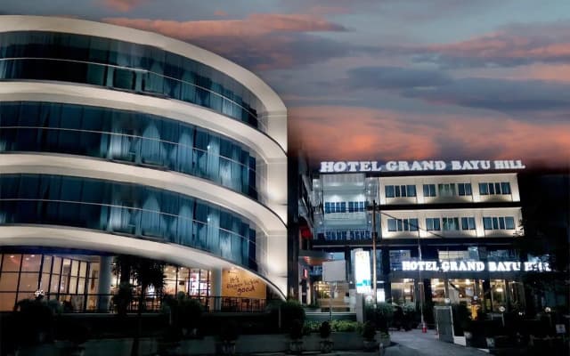 Grand Bayu Hill Hotel