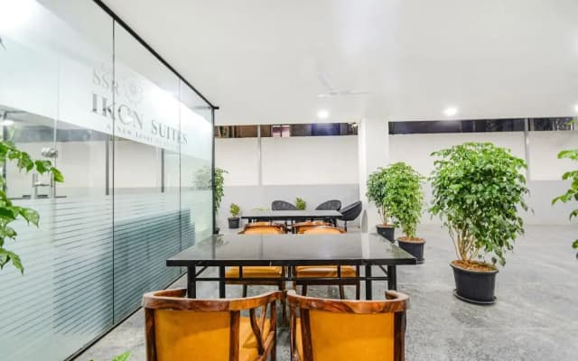 Fabhotel Ssr Ikon Suites