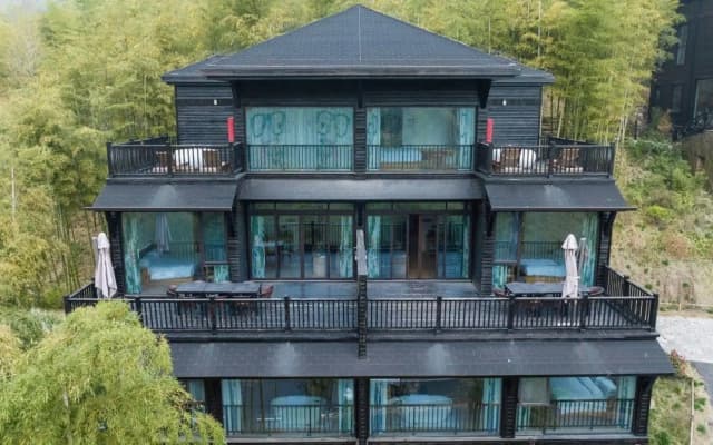 Giraffe Manor Hotel