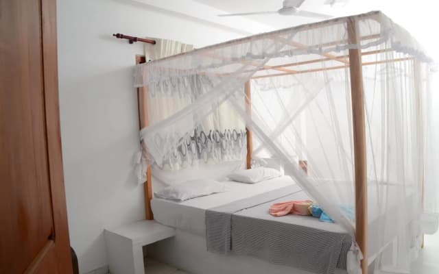 SURF UNA Beach Hotel