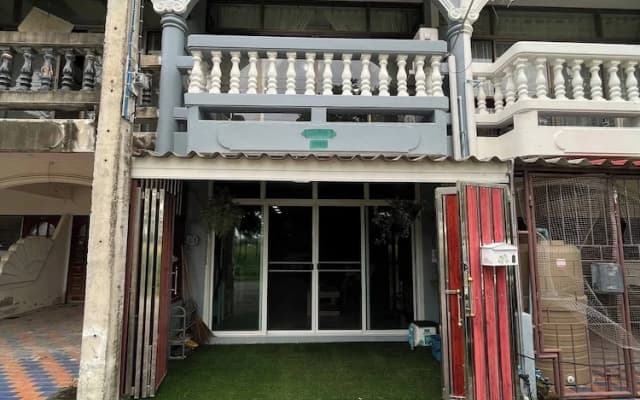 Cozy Beachside Retreat in Puek Tian, Thailand