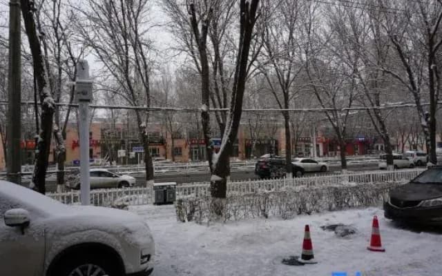 Shuangxin Hotel (Miguli Commercial Center, Midong District, Urumqi)