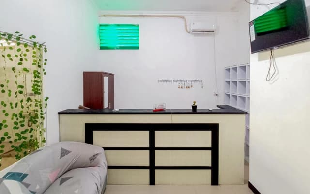 Homestay Bahari near Wisata Bahari Tlocor Sidoarjo Mitra RedDoorz