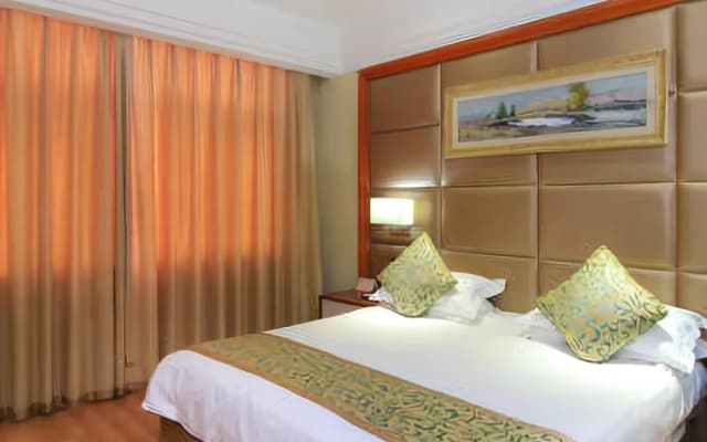 Meigaomei Hotel (Yongkang Automobile East Station International Convention and Exhibition Center)