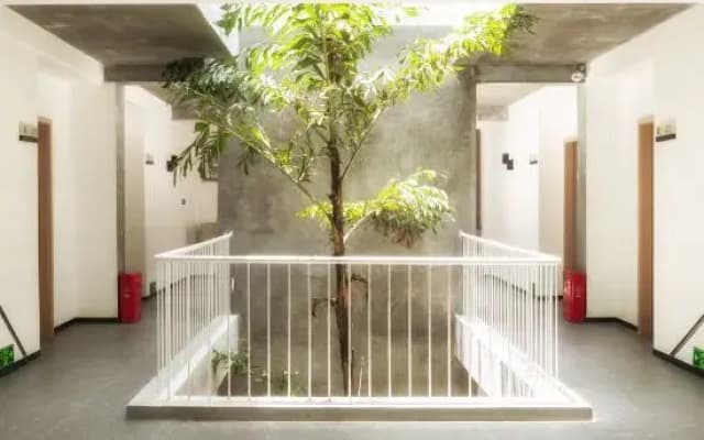 Jiuyue Life Meisu Hotel ( Yalong Bay)
