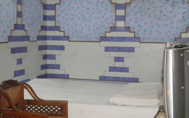 Hotel Paras