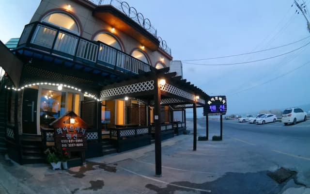 Gangneung White Beach Pension(강릉 화이트비치펜션)