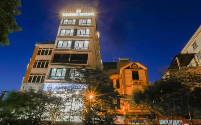 Western Skyline Hotel