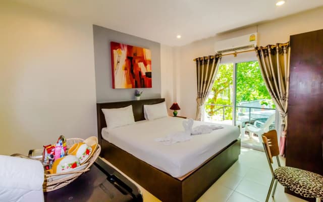 Baan Yuyen Karon Guesthouse