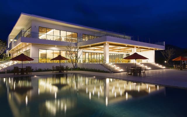 Cam Ranh Riviera Beach Resort & Spa