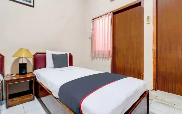 OYO 95023 Hotel Alamanda Garut