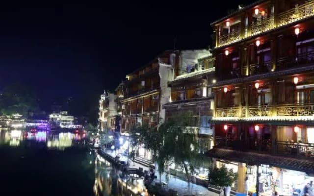 Fenghuang Lanfeng Riverview Homestay (Fengqiao Branch, Fenghuang Ancient Town)