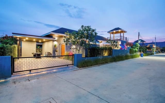 Orange Private Pool Villa, Near Cham Am Beach