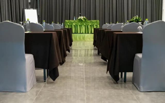 S Ram Leisure Hotel