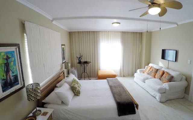 Dolphin Inn Guest House