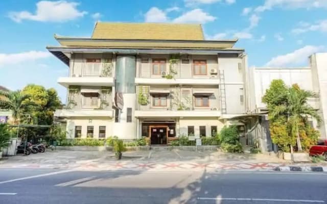 Winotosastro Hotel by Athelu