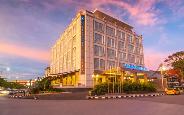Ocean Beach Hotel Padang