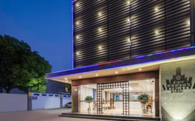 Kaiyue Business Hotel（Ninefang City Shop,Northmen Road ）